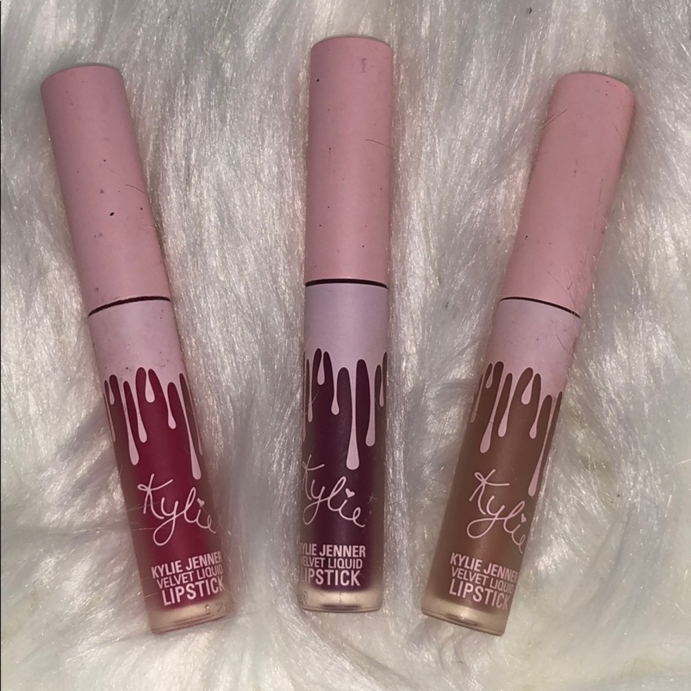 🔥KYLIE JENNER TRAVEL TRIO🔥